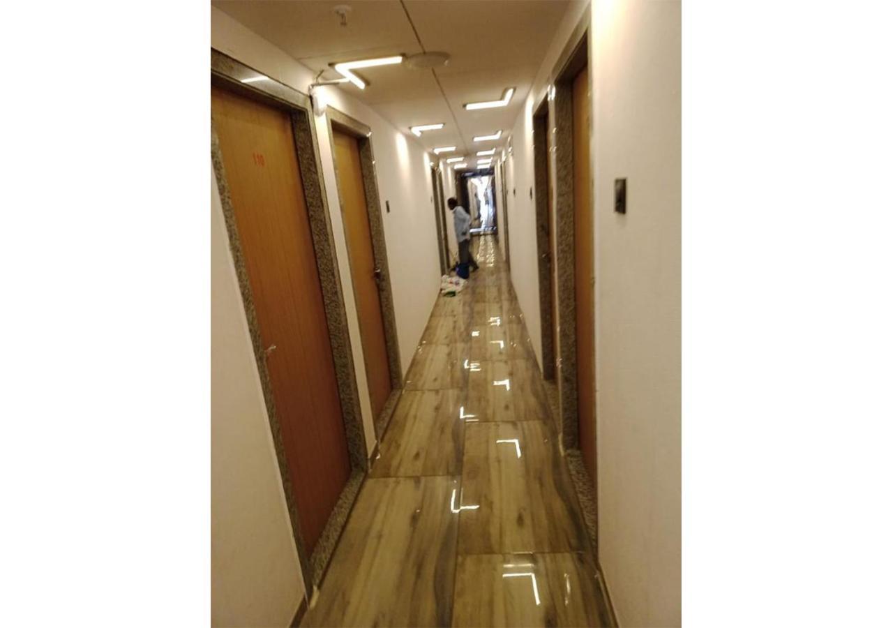 Shree Murlidhar Guest House สุรัต ภายนอก รูปภาพ
