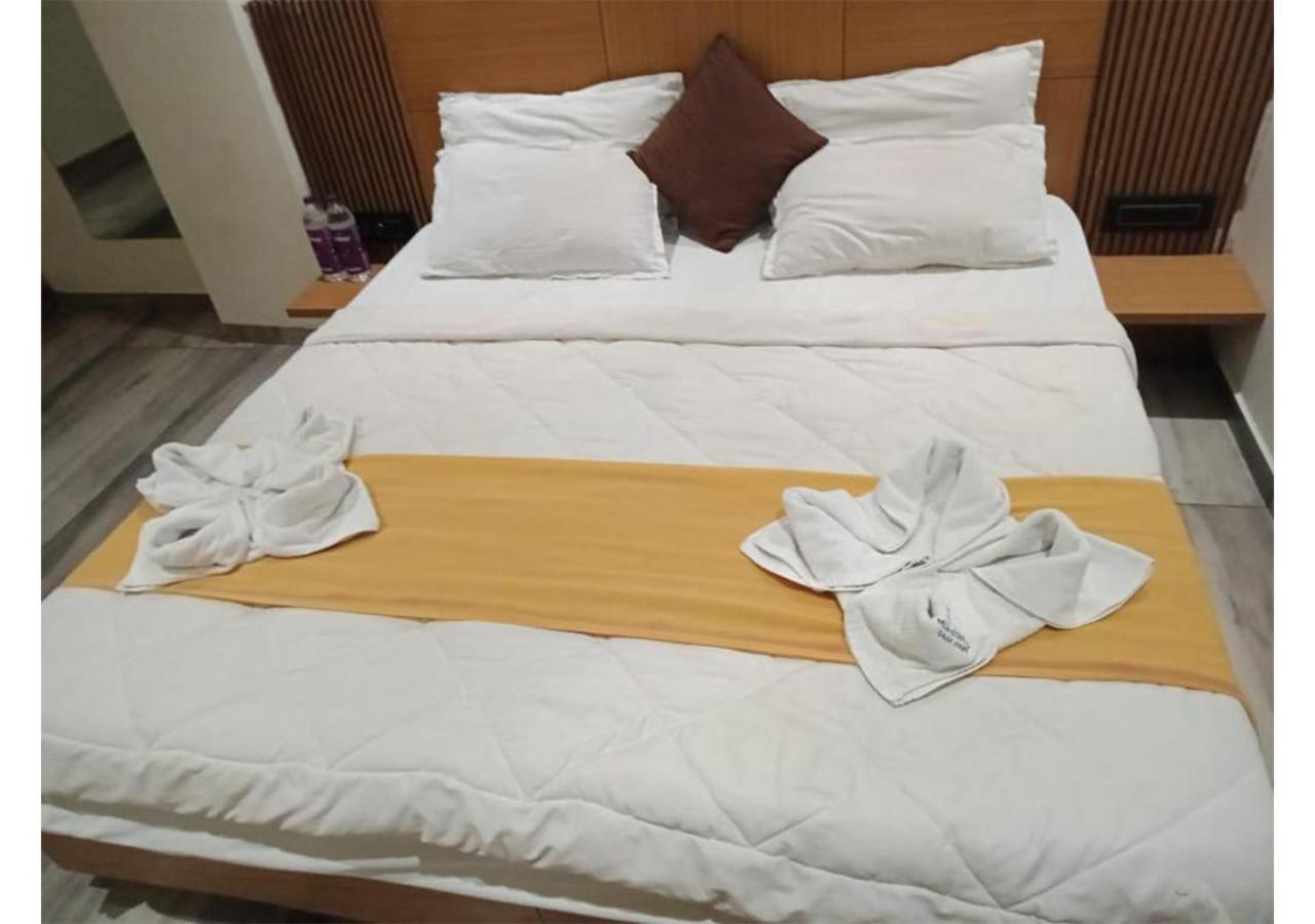Shree Murlidhar Guest House สุรัต ภายนอก รูปภาพ